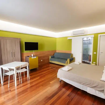 Oppip Πανσιόν 4*